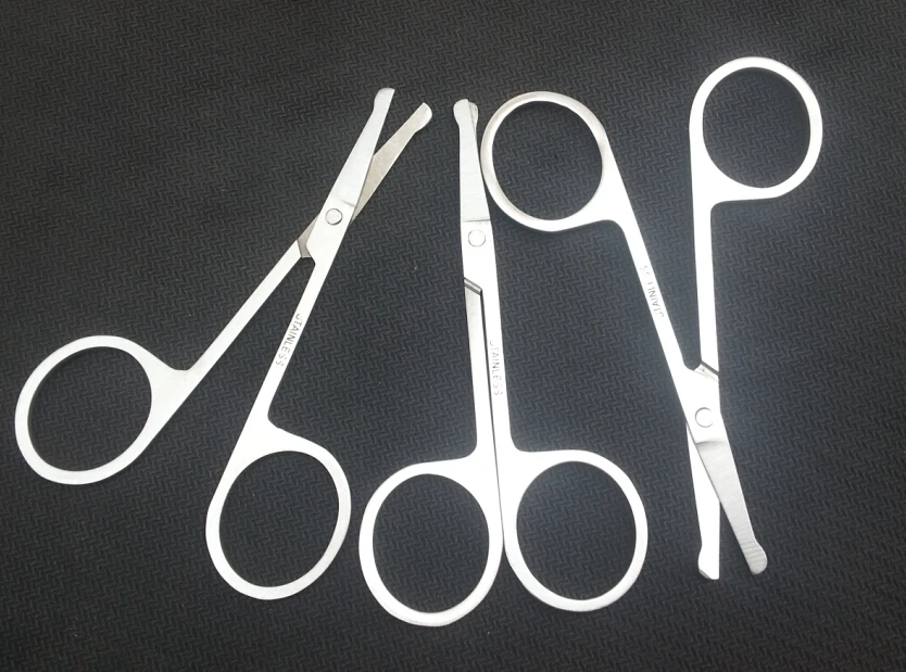 

2pcs Stainless Steel Makeup Scissors Eyebrow Scissor Cut Manicure Eyebrow Eyelashes Nose Hair Removal Facial Trimming Tools