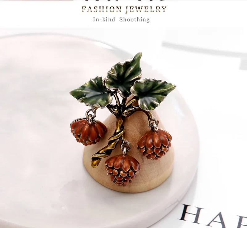 New Fashion Pine Cone Brooches Summer Elegant Plant Pin Wedding Bouquet Brooch For Woman Party Dress Coat Jewelry Accessories