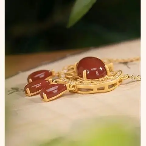 

South Red Lock of Good Wishes Pendant Necklace Sterling Silver Gold Plated Diamond Red Agate Safety Lock Clavicle Set Chain Pala
