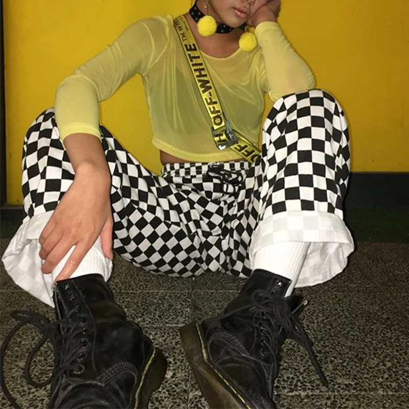 Женские широкие брюки черно белые мешковатые прямые в клетку палаццо уличном