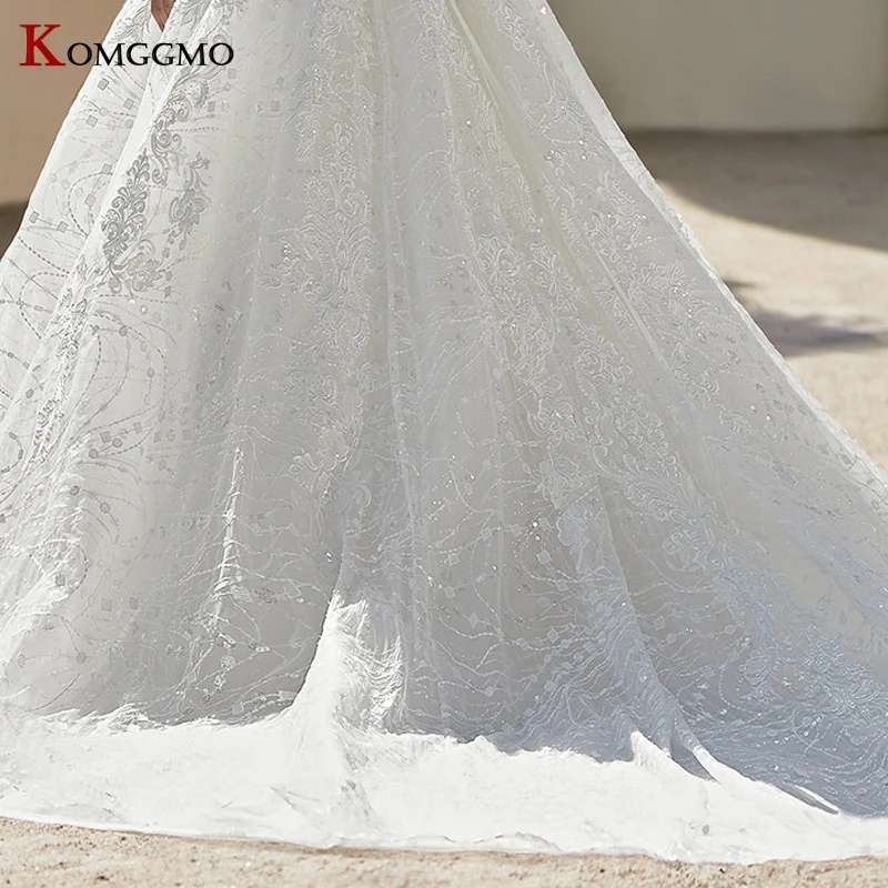 

Illusion O-Neck Embroidery Appliques Tulle Bridal Ball Gown Luxury Full Sleeve Cathedral Train Button Back Lace Wedding Dress