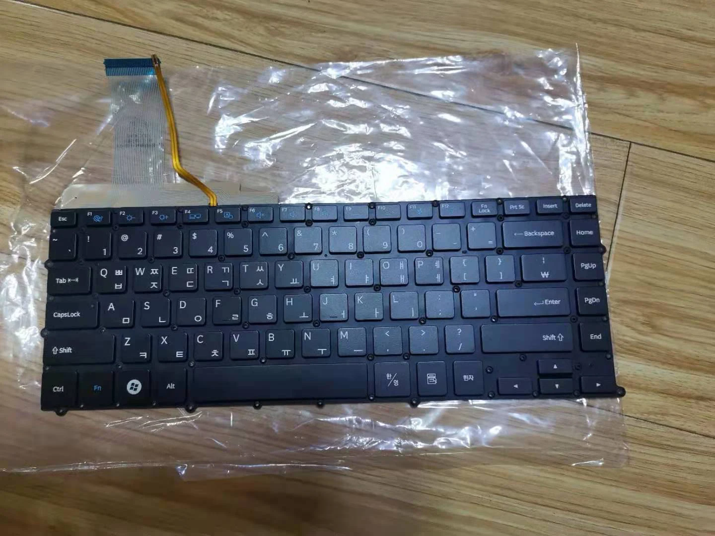 Клавиатура для SAMSUNG NP900X4B NP900X4C NP900X4D 900X4C 900X4B