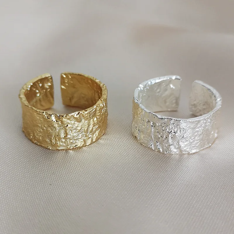 

MEYRROYU Sterling Silver Creative Uneven Folds Two-colour Rings Female Punk Style High Quality Round Party Jewelry Kjjeaxcmy