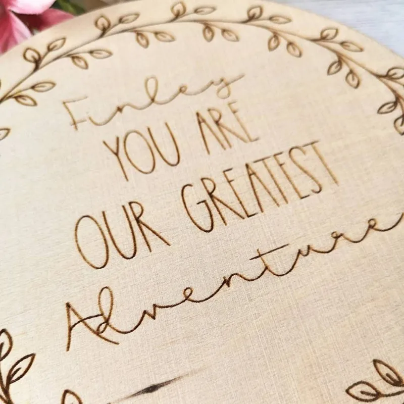 Новый знак объявления ребенка большая бирка приключений деревянная доска с