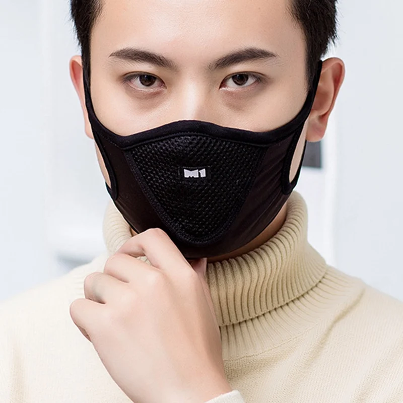 Пылезащитная маска с черным фильтром для занятий спортом на открытом воздухе