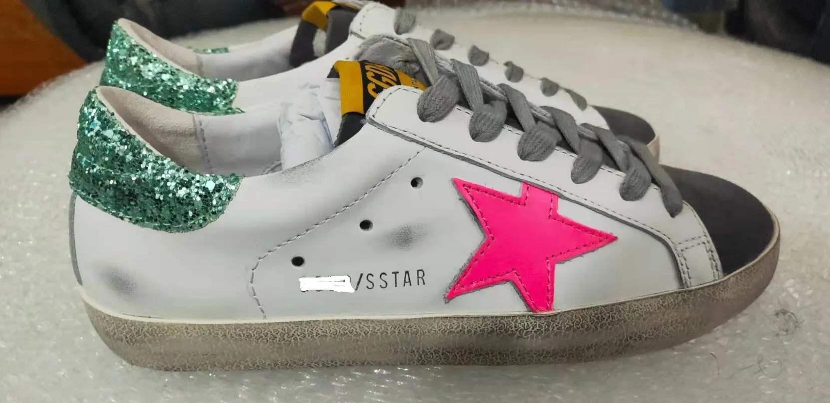 

2021 new South Korea distressed black Glitter stars dirty shoes men and women leather sneakers with increased flat shoes