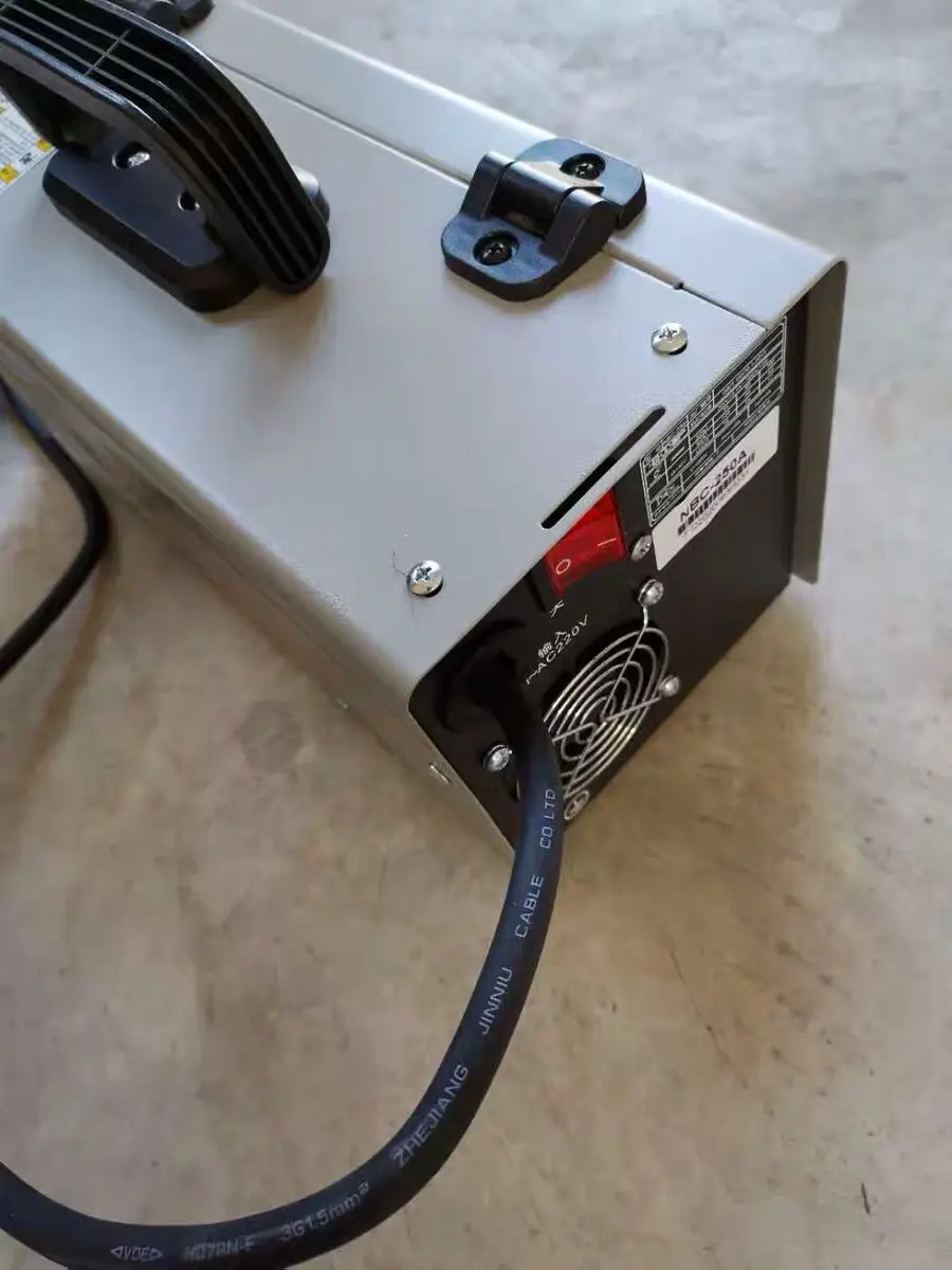 

NBC-250 Carbon Dioxide Gas Shielded Electric Welding Machine Integrated Airless Two-shielded Welding Machine 220V Small