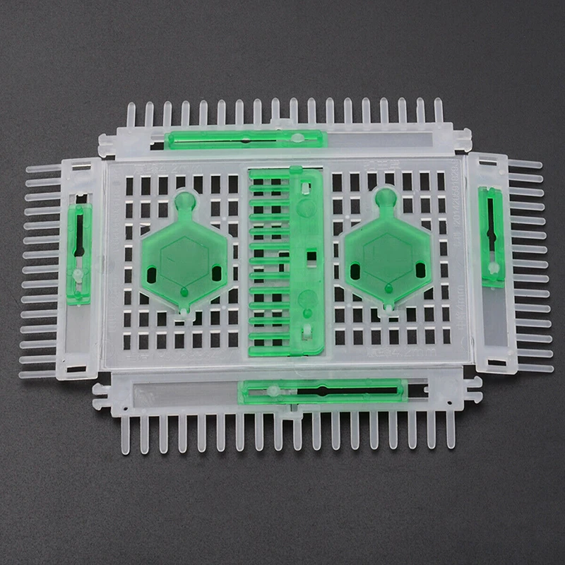 

1x Plastic Beekeeping Queen Bee Rearing Cages Isolating Holder Catcher Needle