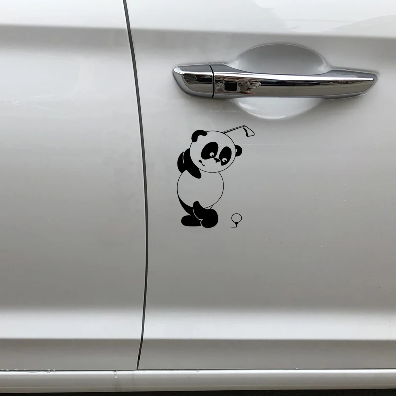 YJZT 11 9 см * 15 7 наклейки Pandas Play Golf Car с рисунком украшение для автомобильной двери