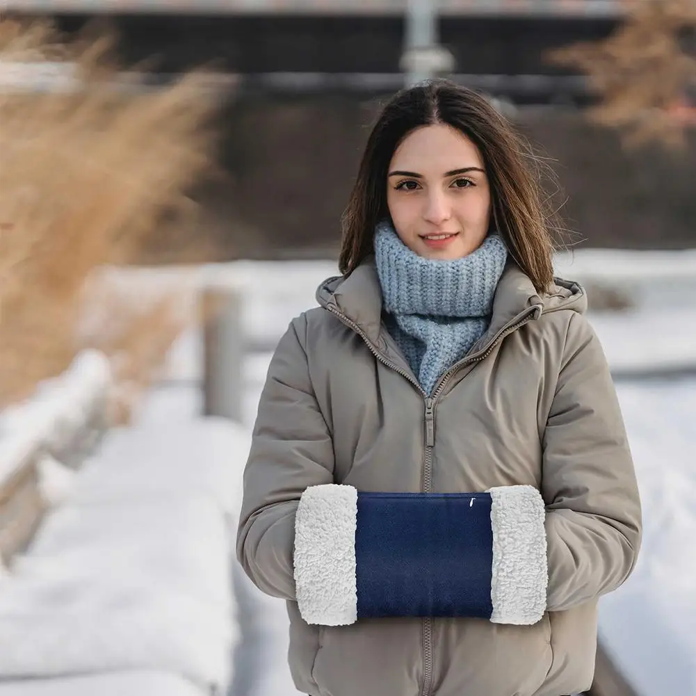

Грелка для рук с электрическим подогревом и USB, плюшевая, бархатная, утолщенная, безопасная для рук, зимние теплые товары для дома для пожилы...