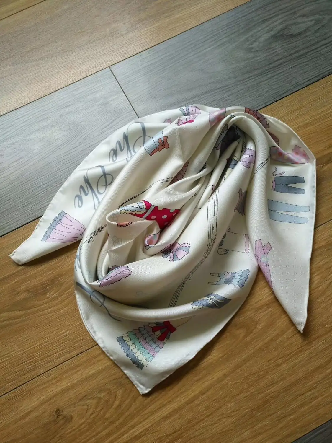 

2019 Новое поступление модный брендовый классический шарф с узором из 100% шелка 90*90 см квадратная шаль саржевая накидка для женщин Бесплатная ...