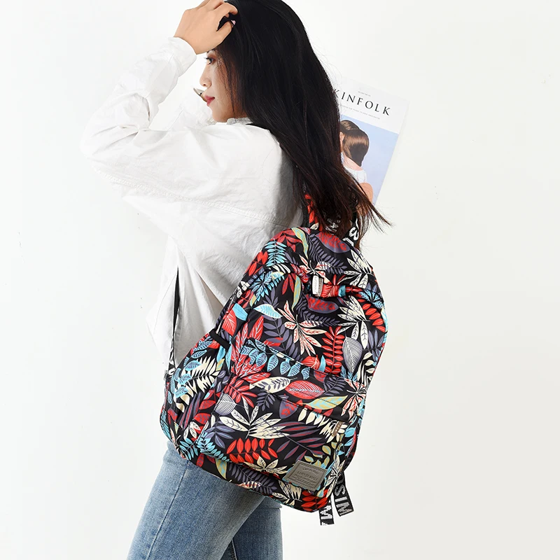 

Fall 2021 fashion backpacks for men and women. Leafy style. Fashion avant-garde. Waterproof. Anti-theft
