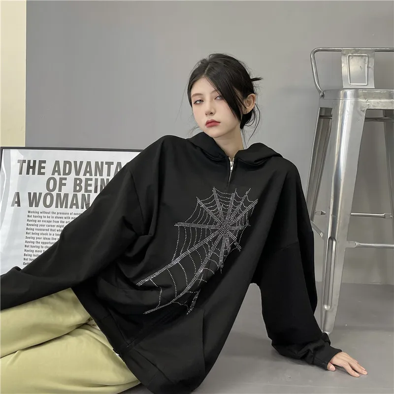 

Hoodies & Sweatshirts