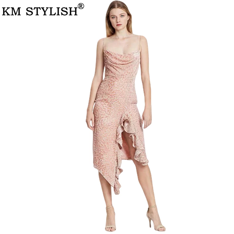 Женское бархатное платье на бретельках с леопардовым принтом KM розовое средней