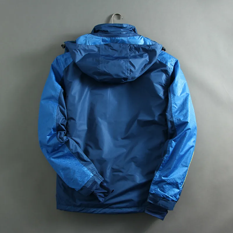 Куртка мужская зимняя с капюшоном на молнии хлопковой подкладкой | Мужская