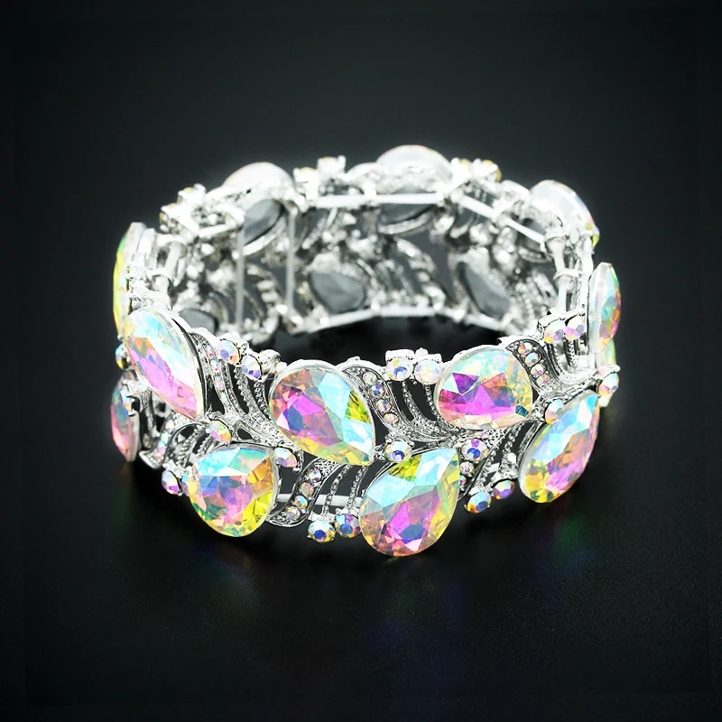 Роскошный браслет на запястье с кристаллами серебристого цвета большой широкий