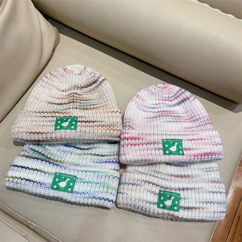 

Женская трикотажная Шапка-бини с градиентным переходом цвета