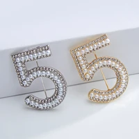 new rhinestone number 5 brooch pin pearl crystal lapel pins suit shirt badge party jewelry gifts for women accessories