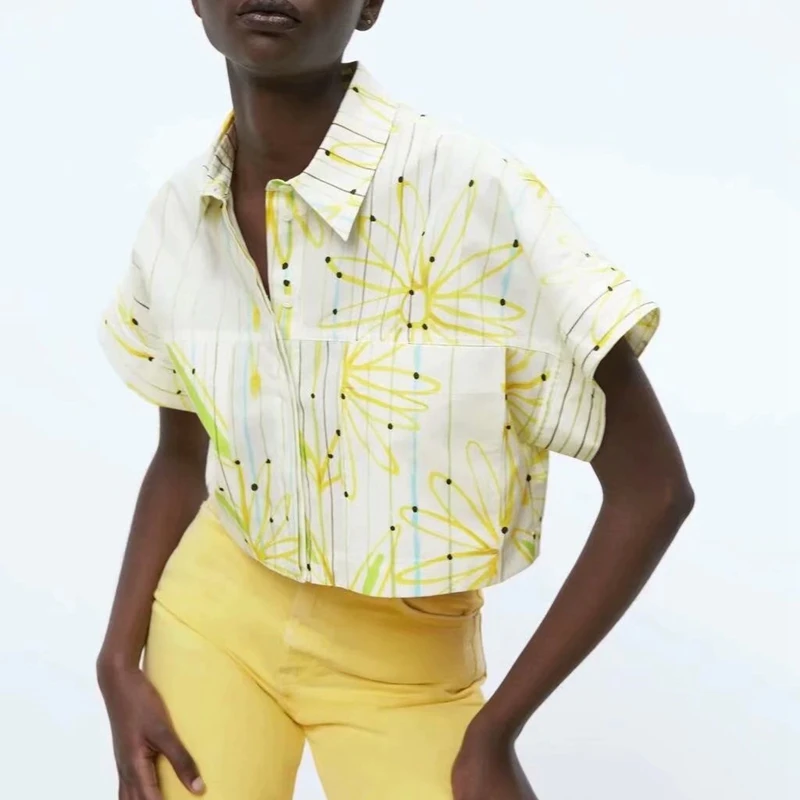 

Женская блузка с коротким рукавом и цветочным принтом, укороченный топ с отложным воротником, свободная короткая блузка, милый топ в стиле п...