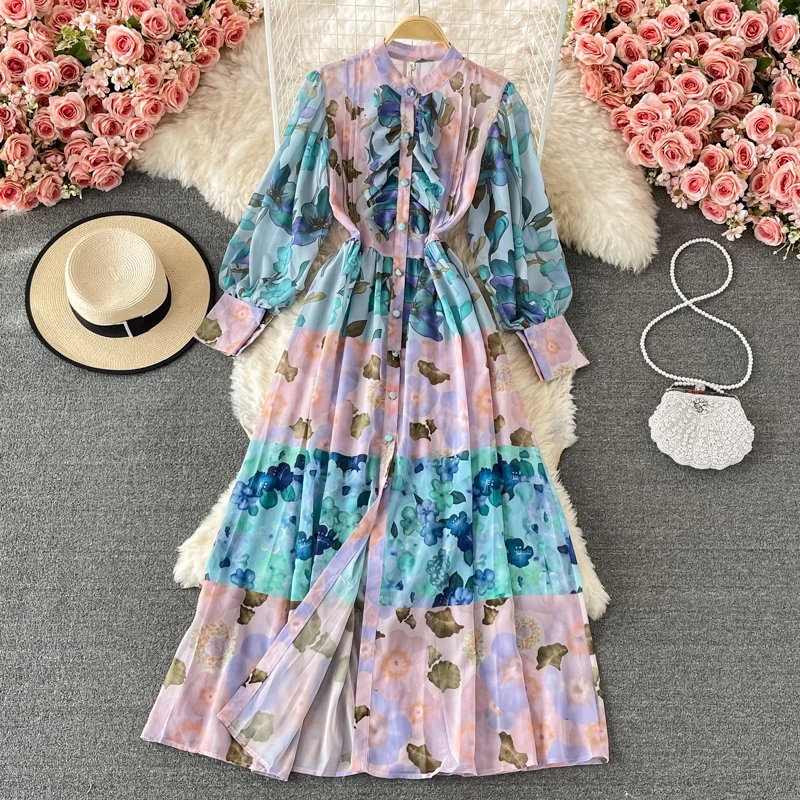 

Женское шифоновое платье-макси с воротником-стойкой и цветочным принтом