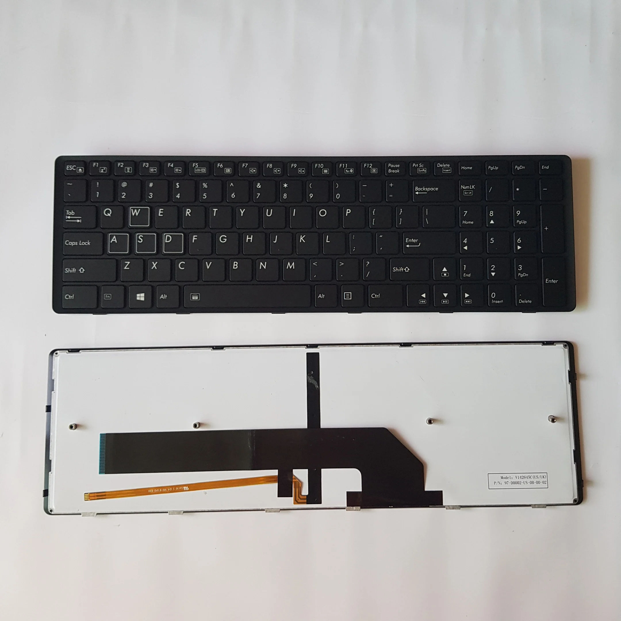 Клавиатура с подсветкой в серебряной рамке для Gigabyte P35G V142645C 97-D0002-US-OB-00-02 |