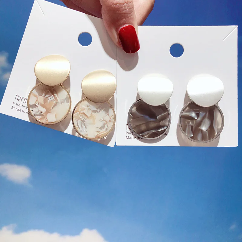 

2021 New Ladies Round Acrylic Stud Earrings Summer Golden Silver Earing Female Temperament Simple Fashion Geometric Earring Gift