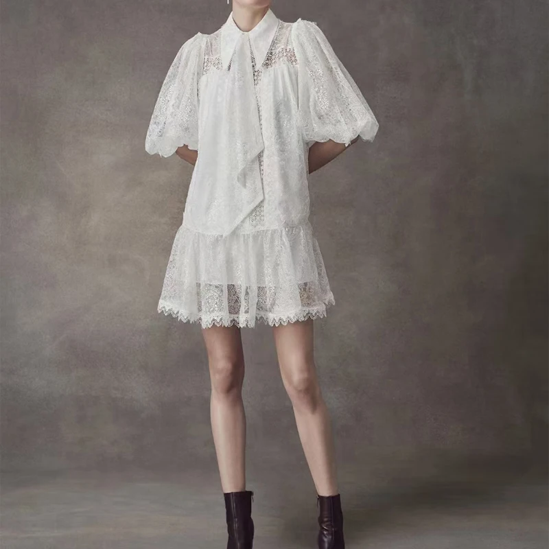 

Женское платье в консервативном стиле, белое короткое платье с вышивкой и бантом, черное прямое платье