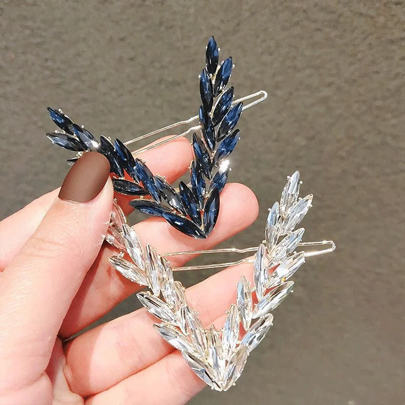 

Korean Alloy Rhinestone Hairpin Women's Retro Hair Clips for Girls Elegant Crystal Buckle V-shaped Edge Hair Clip Accessories