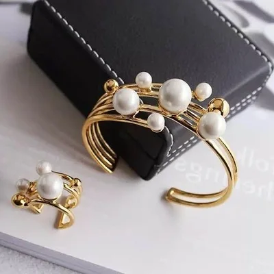 

Bohemia 2021 Gold Color Charm Bracelets Ring For Women Pearl Alloy Bangle Bracelets Fashion Bohemian Jjeewelry Gift