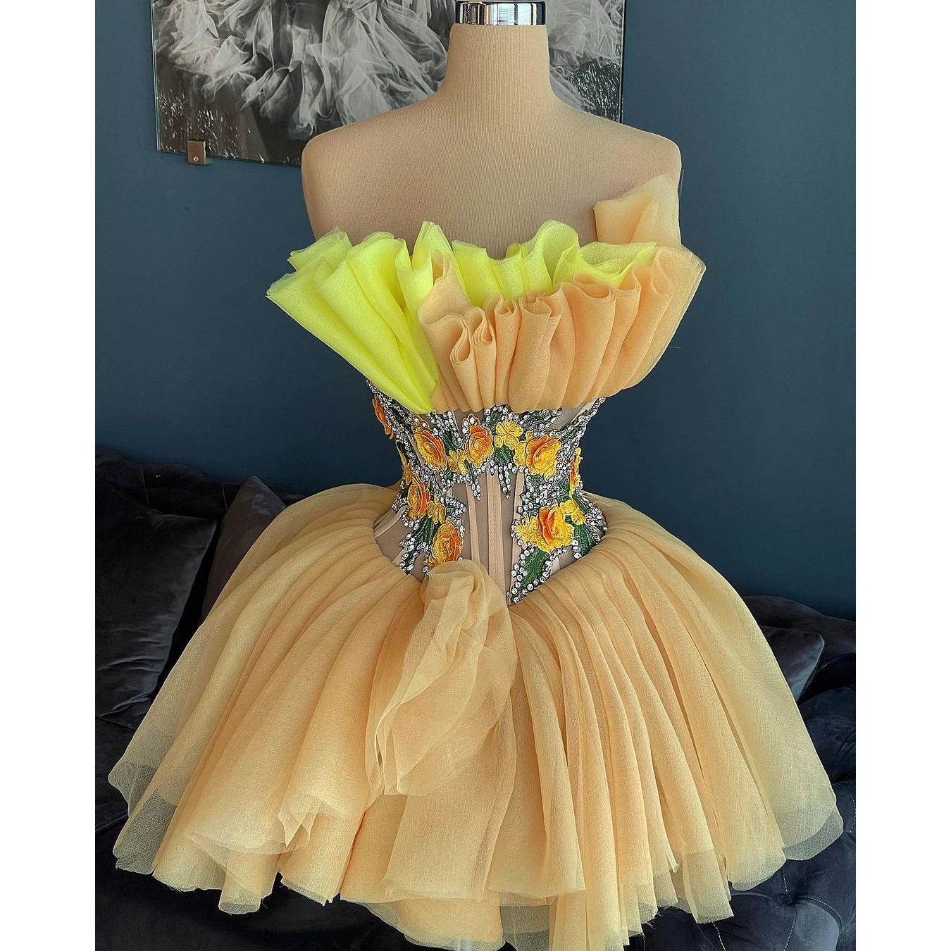 

Charming Sexy Short Prom Dresses 2021 Strapless Pleated Sleeveless Appliques Mini Ball Gown Girls Party Cocktail Gowns Custom