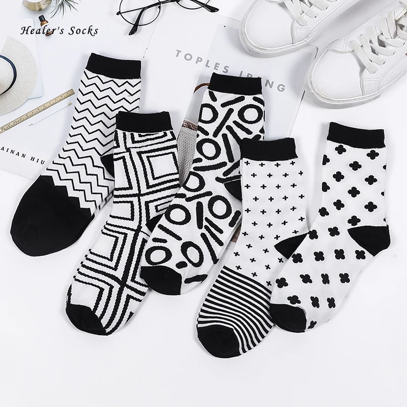 

New Funny Striped Geometry Men and women Socks Cotton Black White Fower Dot Harajuku Fashion Soft Girls Kawaii Happy Tube Socks