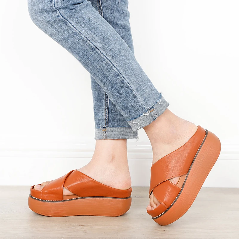 Тапки женские из мягкой искусственной кожи повседневные шлепанцы на плоской