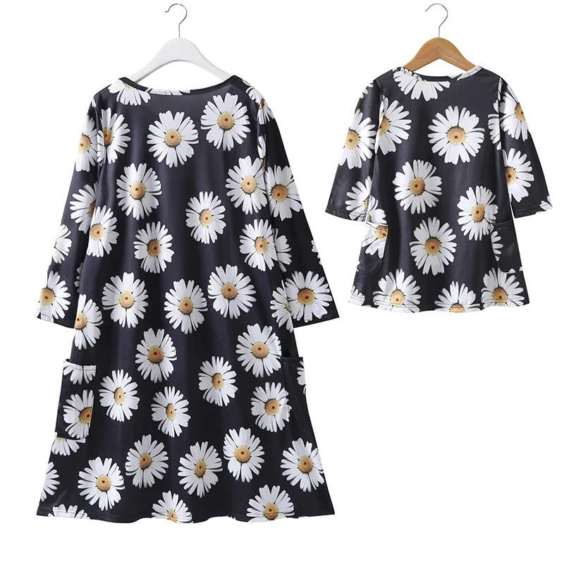 Летние одинаковые Платья с цветочным принтом для мамы и дочки Одежда Платье