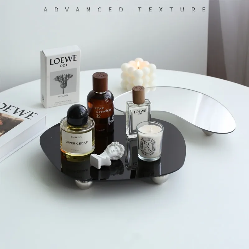 Акриловое зеркало-поднос неправильной геометрической формы стильное украшение