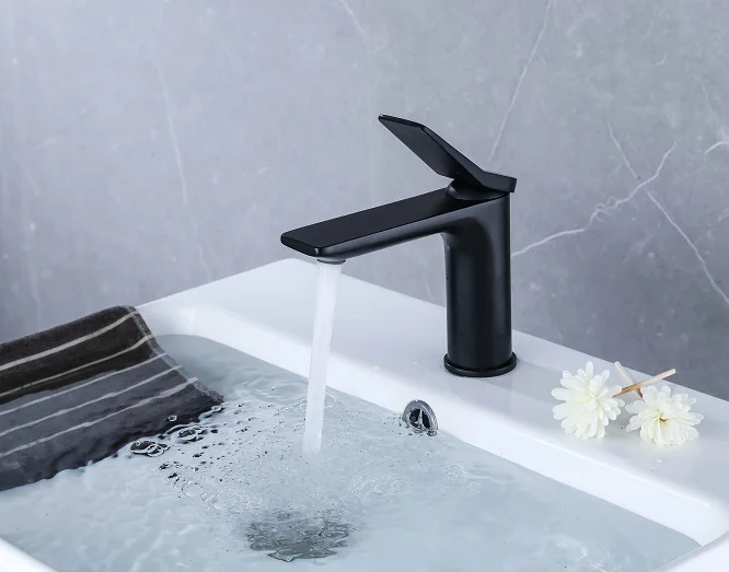 

Single hole faucet with hot and cold water