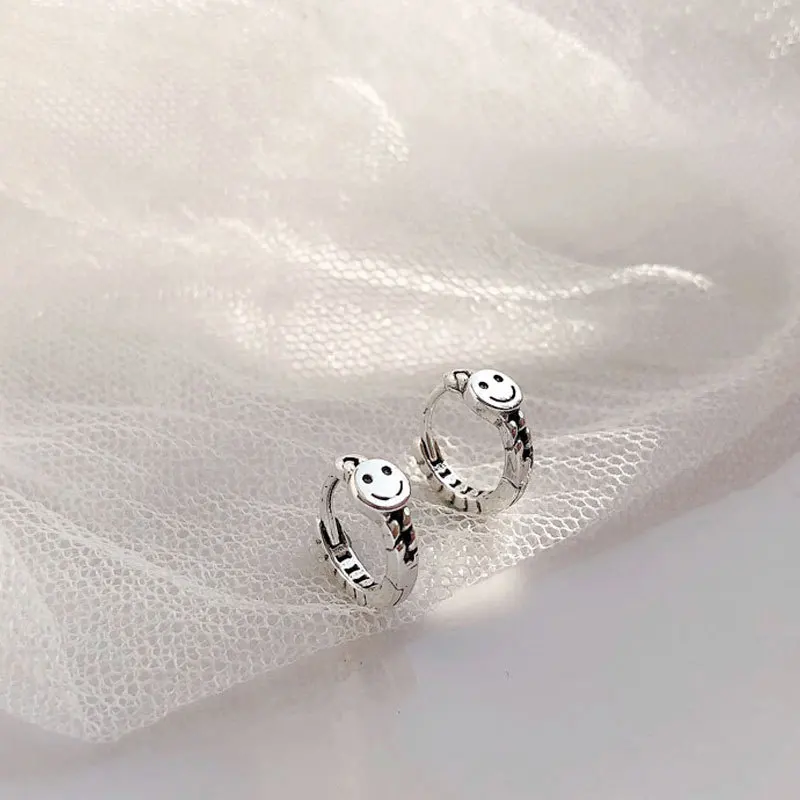 

S925 sterling silver jewelry women's Thai silver old style fashion personality style smiley face earrings