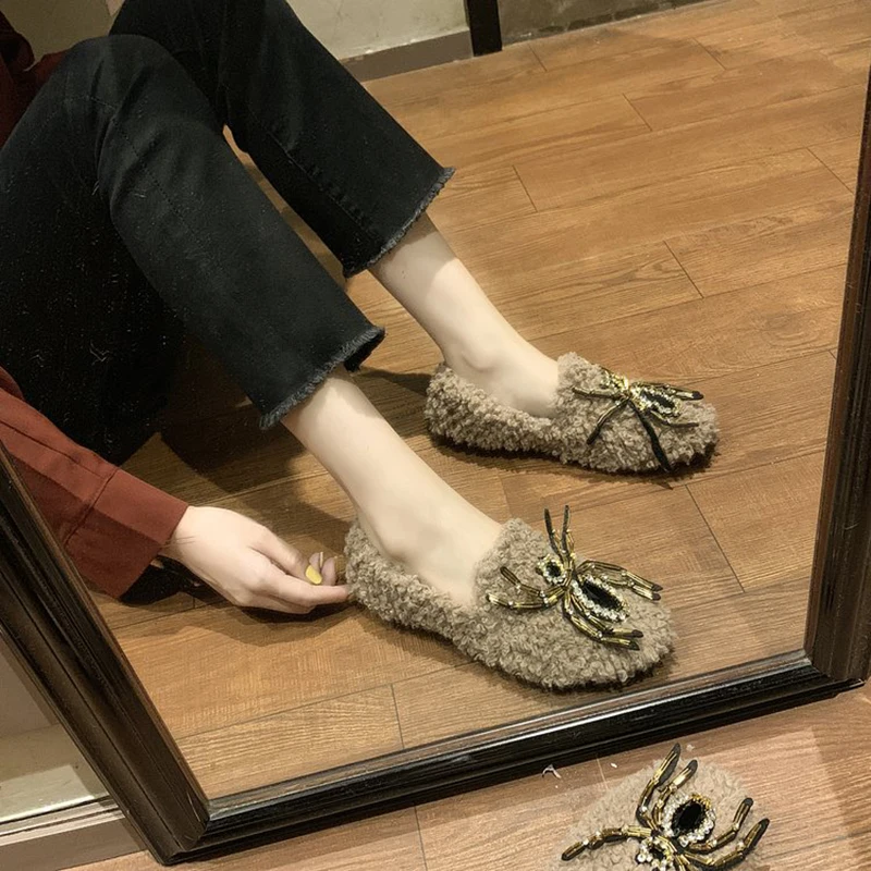 Женские дизайнерские туфли на искусственном меху стразы с металлическим