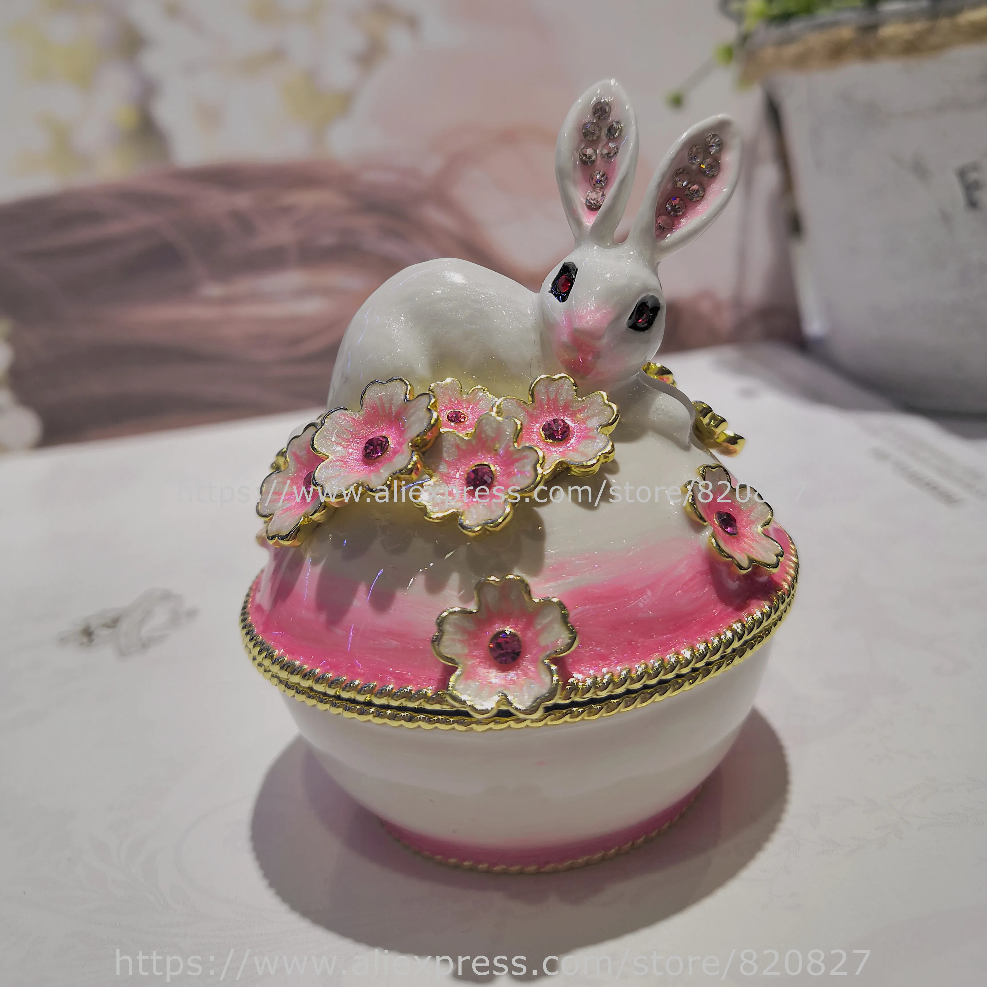 2020 New Desgins Bunny Rabbit Laying in Flowers Trinket Box White Rabbit Jeweled Keepsake Box