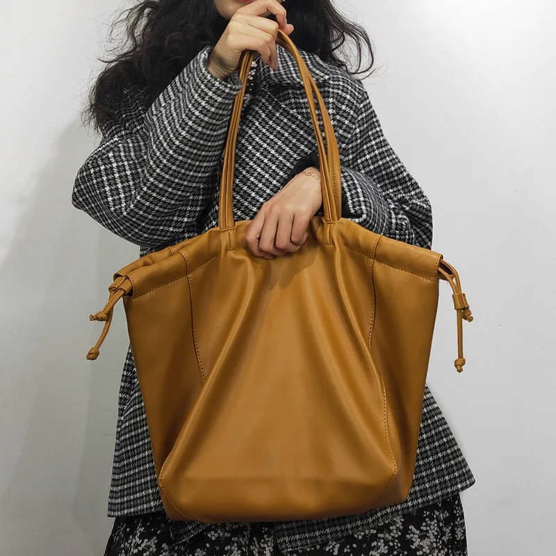 

Female bag 2020 new fashion all-match handbag large capacity simple fashion portable large bag popular lady shoulder bag