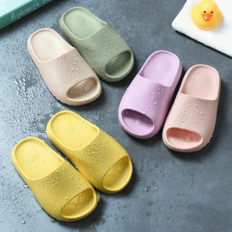 

New Slippers For Boy Girl Home Shoes Summer Slide Flip Flops Soft Bottom Baby Indoor Slippers Beach Love Kids Shoes Family Style