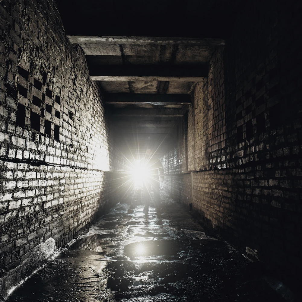 

High Brightness Led Flashlight Ultra Bright TorchCamping Light 5 Switch Mode Waterproof Zoomable Light Use 3*18650 Battery