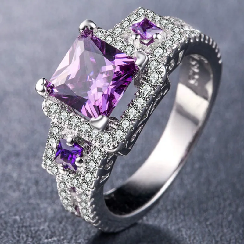 

Visisap Mysterious Purple Zircon Gift Rings for Women's Anniversary Party Fashion Jewelry Icedout Lovers Ring Dropshipping B900