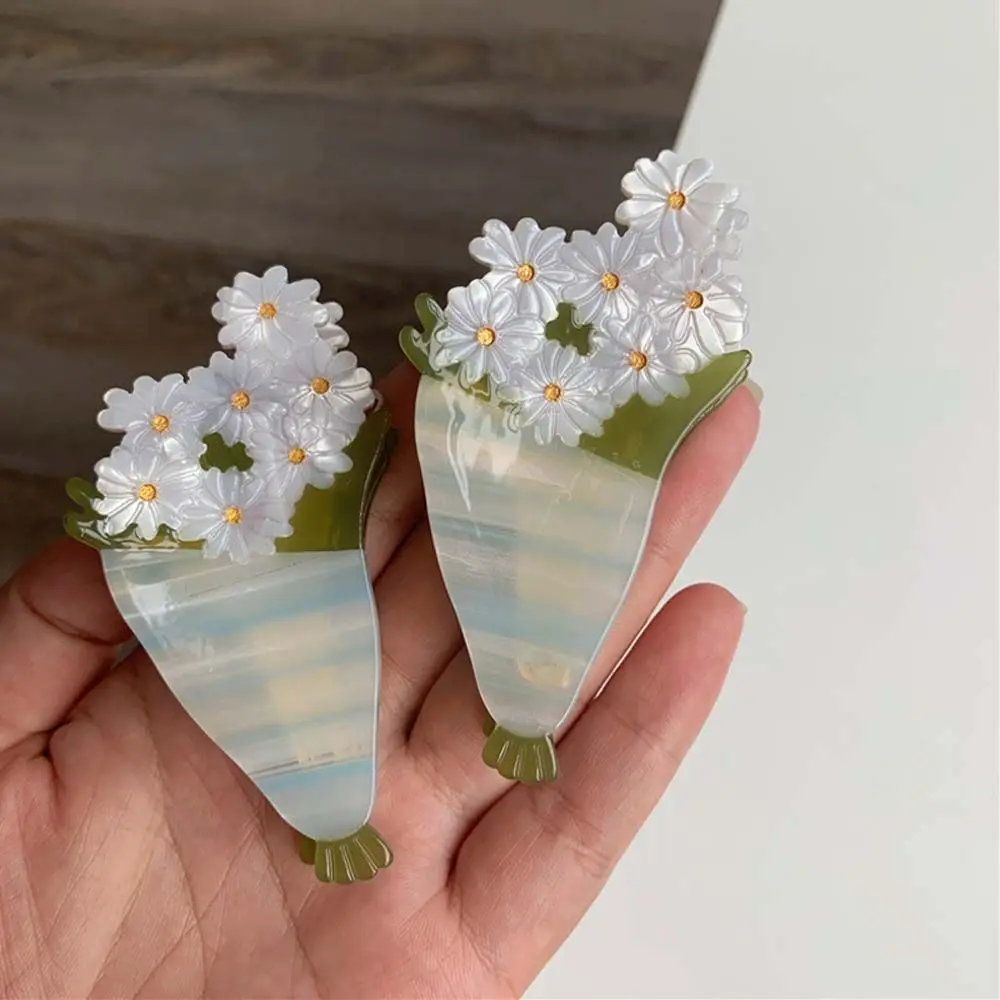 

Women Korea Mori Holding Small Daisy Flower Clip Hair Claws Retro Trendy Niche Personality Hairpin Back Shark Clip