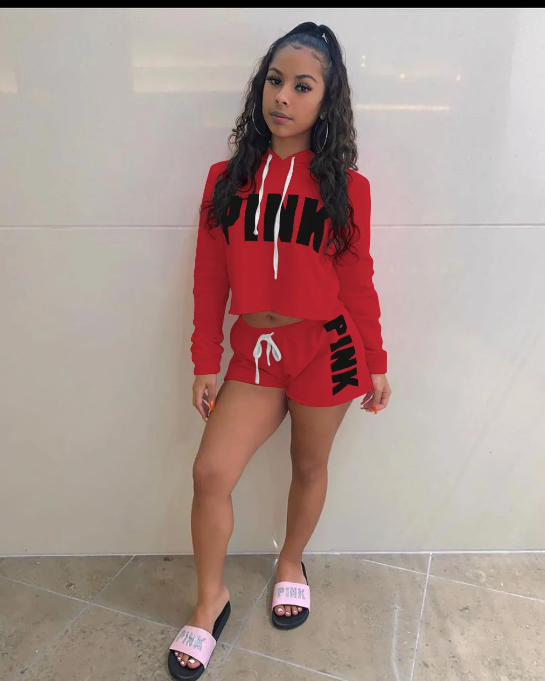 Женский спортивный костюм летний комплект из двух предметов укороченный топ и