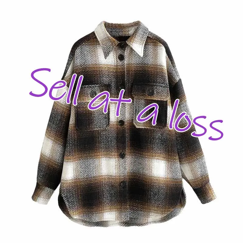 Куртка женская зимняя однобортная свободного покроя с длинными рукавами и