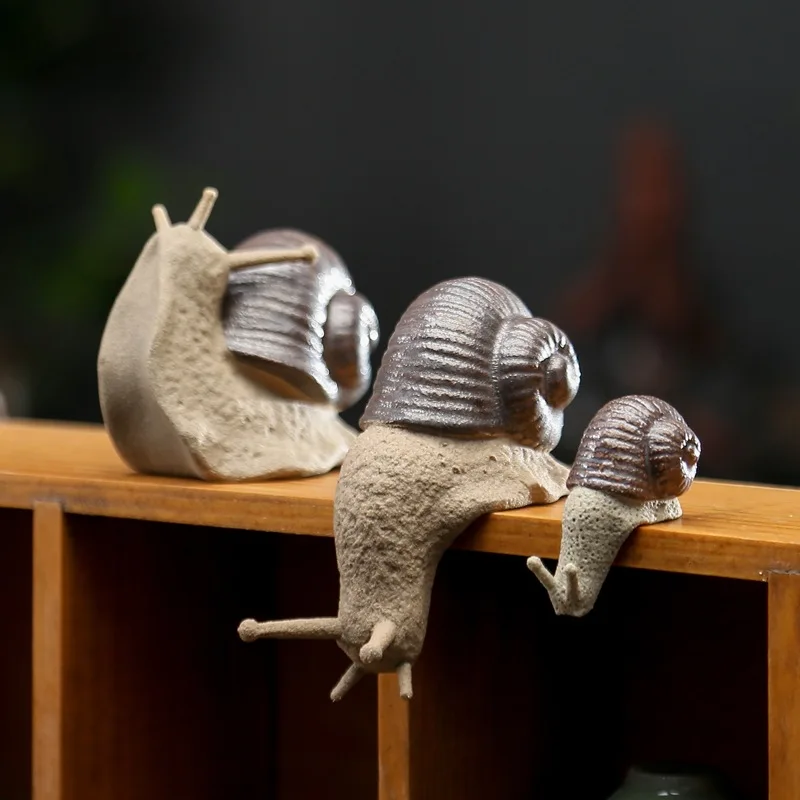 

T Ceramic Small Snail Ornaments Bonsai Micro Landscape Home Decoration Accessories for Living Room Tea Pets Desk Decorations