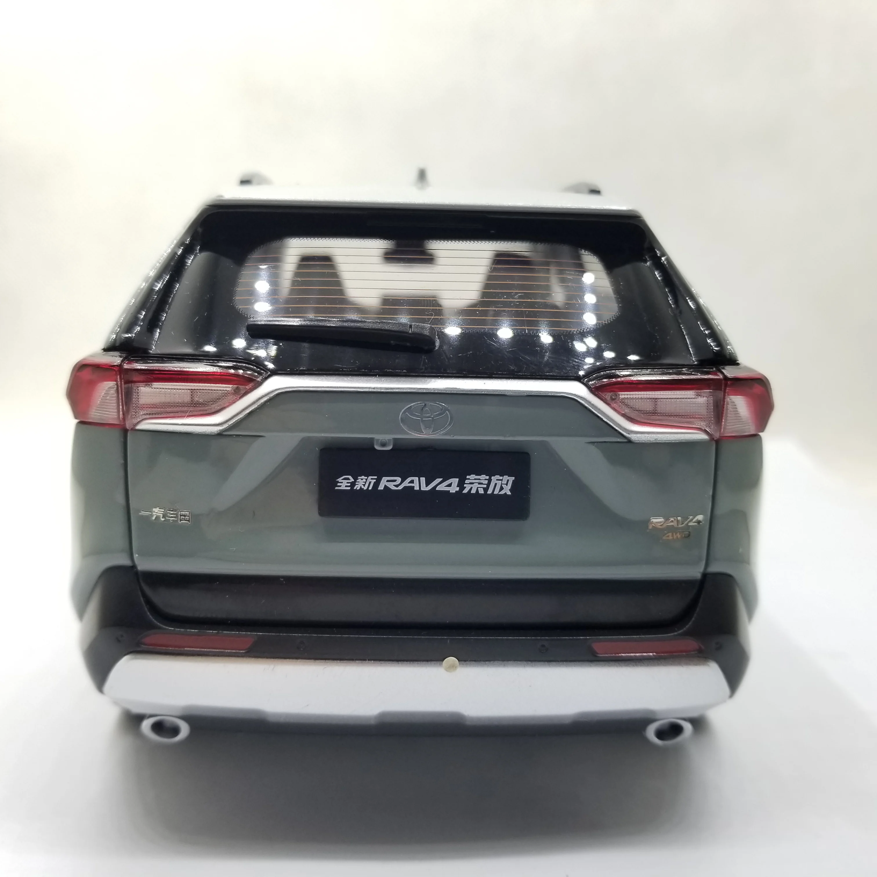 1:18 литая модель для Toyota RAV4 2020 серый SUV игрушечный автомобиль из сплава
