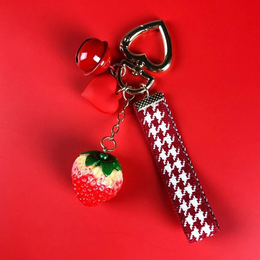 

Новогодний подарок красная клубника милая и милая колокольчик брелок креативная сумка для наушников маленькая подвеска в форме сердца для ...