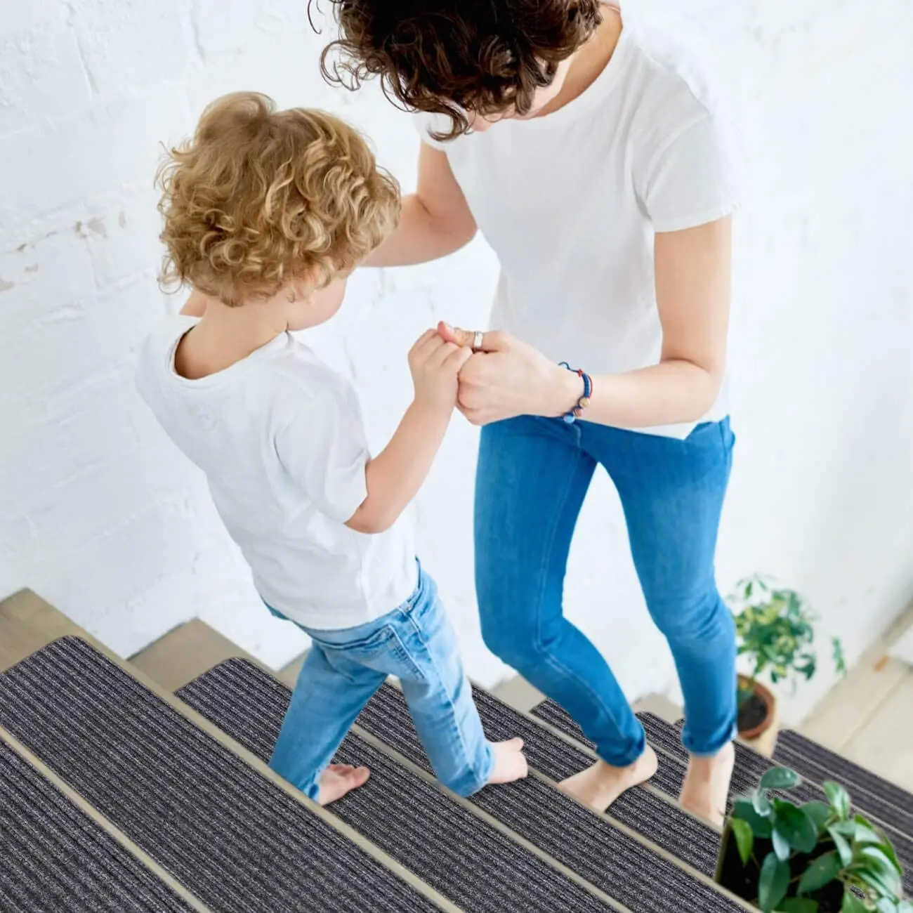 

Anti-slip Stair Treads floor mat for elderly children and pets to prevent falling decorative carpets strong adhesion safety rugs