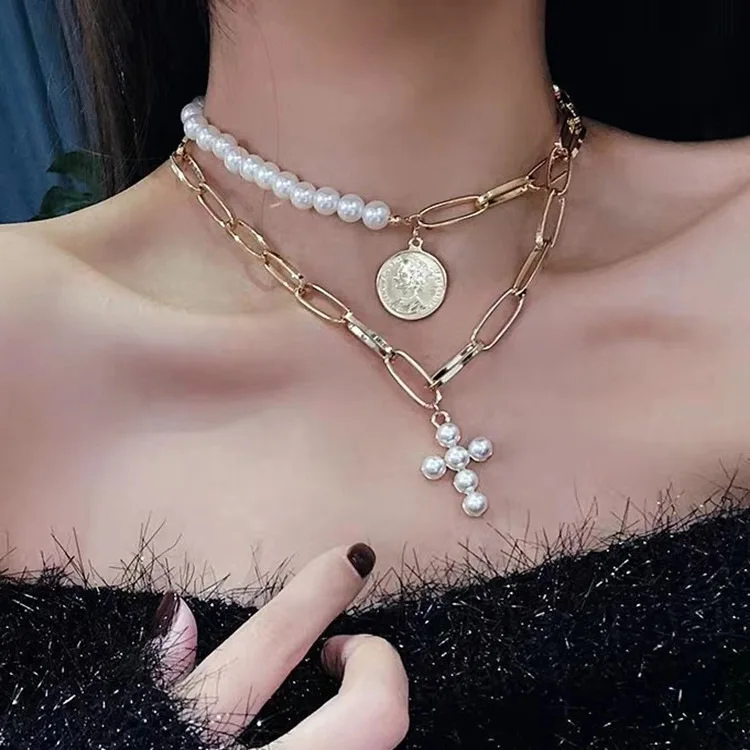 

2021 Latest Fashion Cross Queen Coin Pendant Pearl Multilayer Necklace Clavicle Chain Necklace Card Neck Chain Women Wholesale